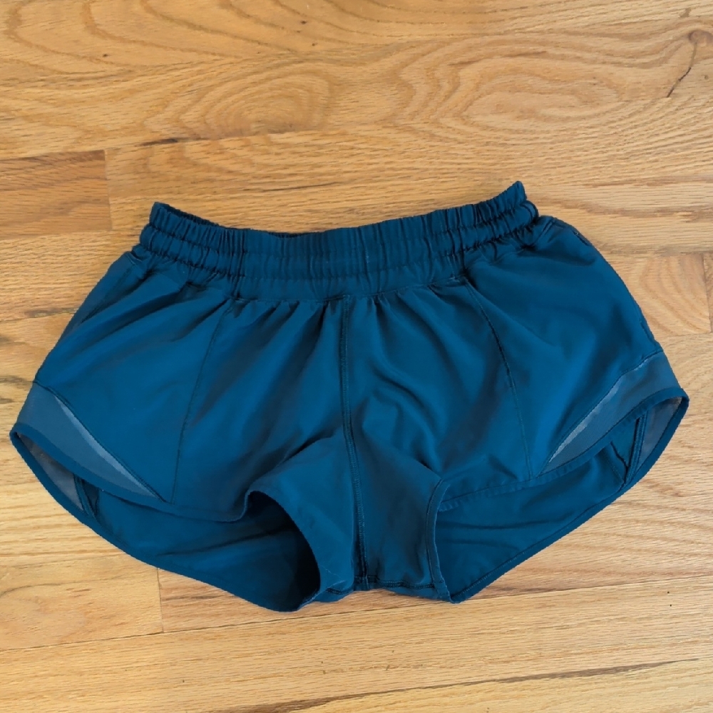 Lululemon Athletica Teal Hotty Hot Low Rise Lined 2.5" Shorts 4 Reg
